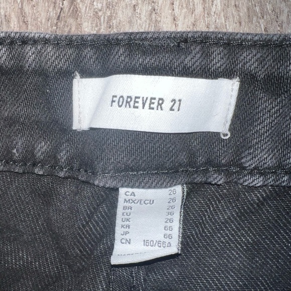 FOREVER 21 Mom Shorts - Picture 3 of 5